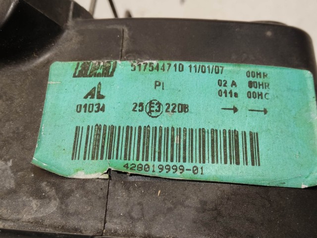 183932 Fiat Albea  2005-2012 jobb első fényszóró 51754471
