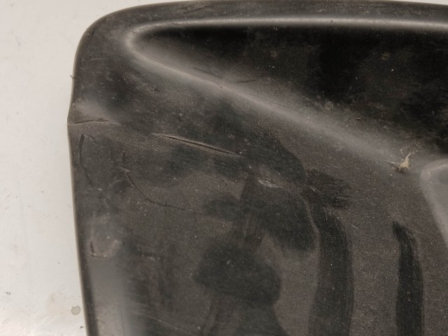 Lancia Ypsilon II.  2003-2011 2003-2011 Ködlámpa keret,tartó használt  Bal a képen látható sérüléssel