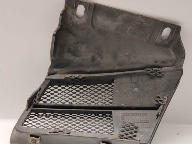 Alfa Romeo 156 cw 156051860 számú, jobb első , felső díszrács