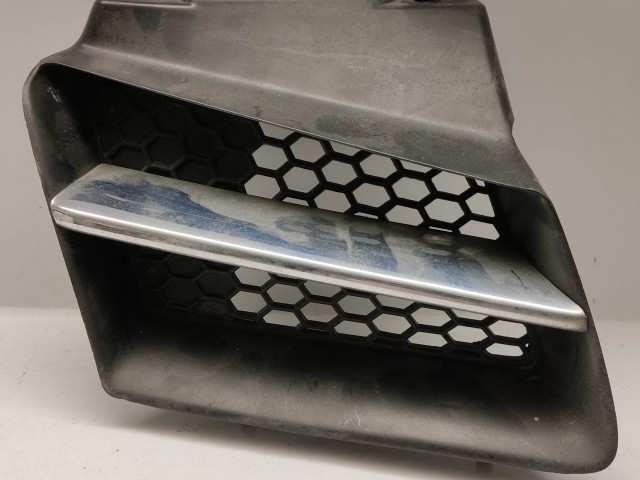 Alfa Romeo 156FL LS380110 számú , jobb első díszrács (króm csík)