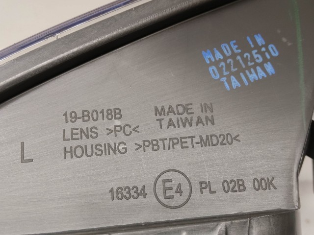 Skoda Superb II. 2008-2009 utángyártott új bal első ködlámpa H8 bal TYC