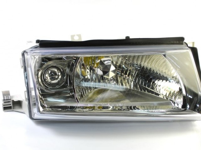 Skoda Octavia 2000.09.01-2011.08.31 utángyártott új jobb első fényszóró H4 nem ködlámpás LX (motorral) DEPO