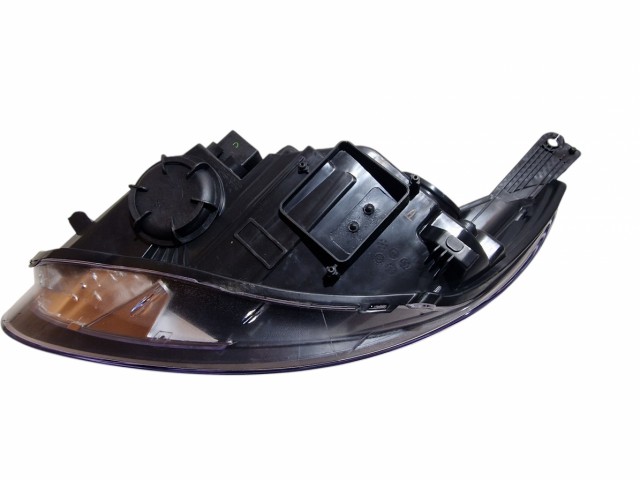 Ford Focus III. 2011-2014 utángyártott új jobb első fényszóró H1/H7  fek. h. (motorral) DEPO