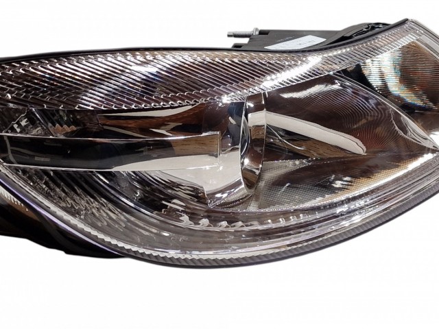 Skoda Octavia II. 2009-2013 utángyártott új jobb első fényszóró H1/H7 króm h. Octavia logo nélk(motorral)
