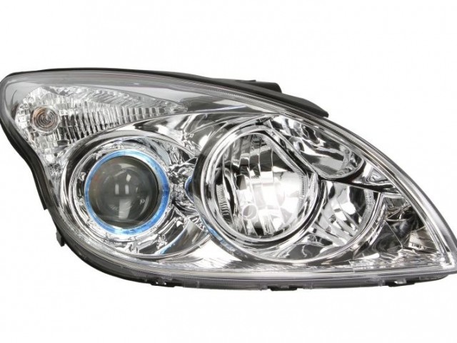 Hyundai I 30 2007.03-2009.04.28 utángyártott új jobb első fényszóró H1/H7 króm h. (motoros) TYC
