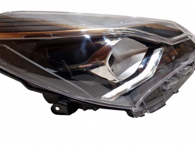 Toyota Yaris 2017.03.01-2020.05.30 utángyártott új jobb első fényszóró HIR2/WY21W+LED (motoros) DEPO