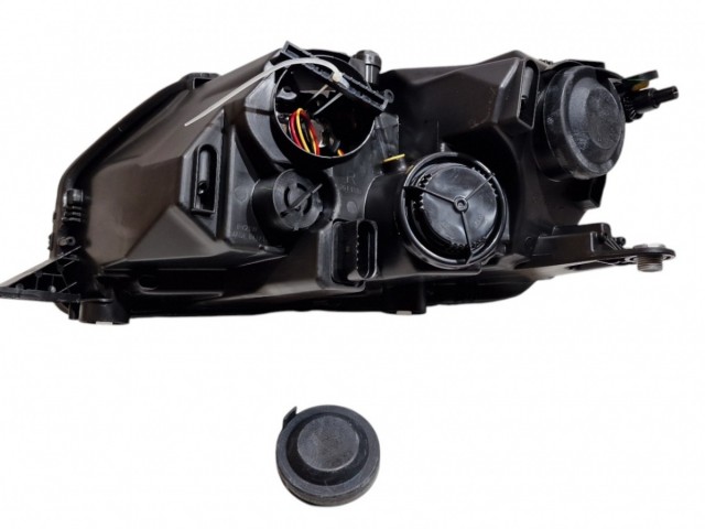 Skoda Rapid 2012-2019 utángyártott új jobb első fényszóró H7/H15 (motorral) TYC