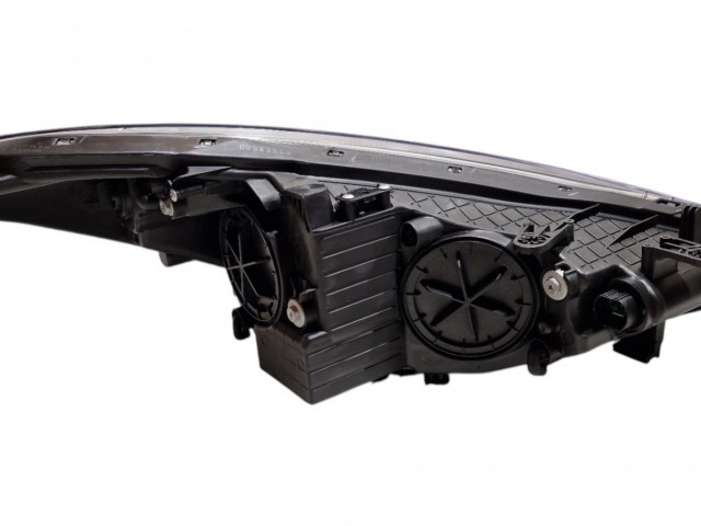 Hyundai I30 GD 2012-1015 utángyártott új bal első fényszóró 2H7 króm házas (motorral) DEPO