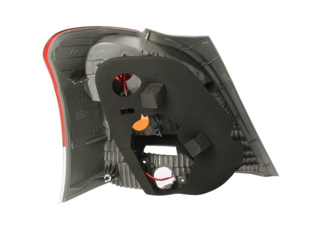 Toyota Yaris II. 2009.01.01-2011.10.15 utángyártott új jobb hátsó lámpa, sárga vill. (LED-es)