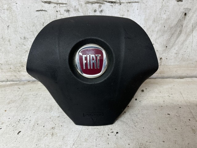 Fiat Bravo 2007-2014 2007-2014 Légzsák használt  Kormánylégzsák citromsárga zöld 