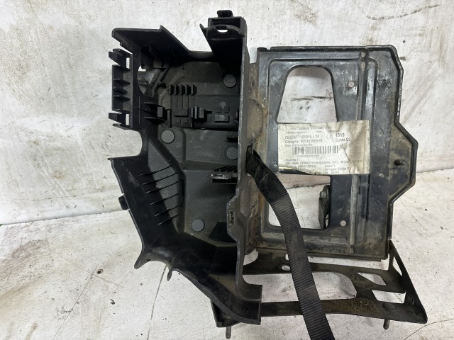Fiat Bravo 2007-2014 2007-2014 Akkumulátor tartó, tálca használt 