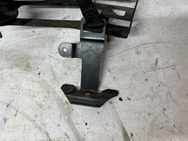 Fiat Bravo 2007-2014 2007-2014 Akkumulátor tartó, tálca használt 