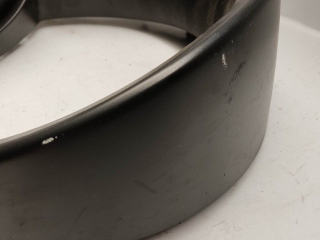 Fiat 500 735427190 számú óracsoport keret a képen látható kopással