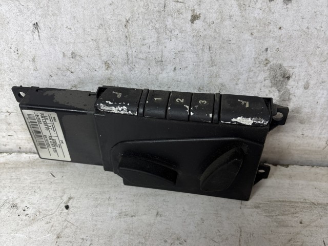 Ülés állító kapcsoló