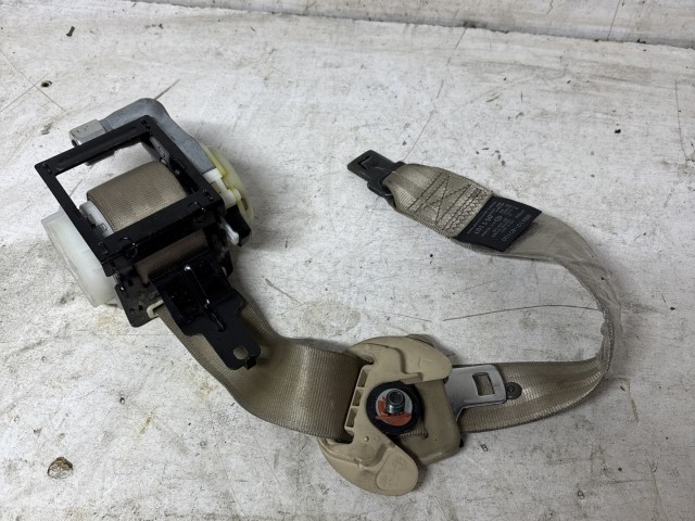 Kia Carnival 2006-2014 2006-2014 Biztonsági öv és csat használt  Bal első 