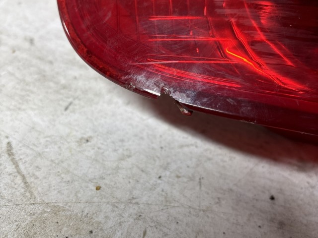 212649 Fiat Multipla 2003-2010 bal hátsó lámpa, izzófoglalat nélkül, a képen látható sérüléssel