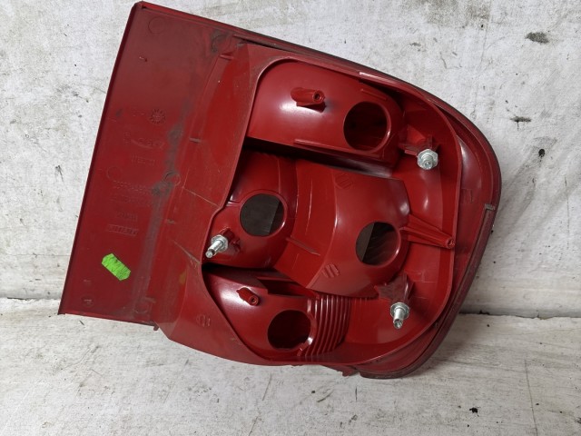 212649 Fiat Multipla 2003-2010 bal hátsó lámpa, izzófoglalat nélkül, a képen látható sérüléssel