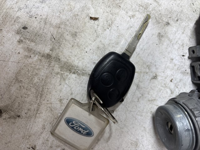 Ford Fiesta 2008-2017 2008-2017 Gyújtáskapcsoló használt 
