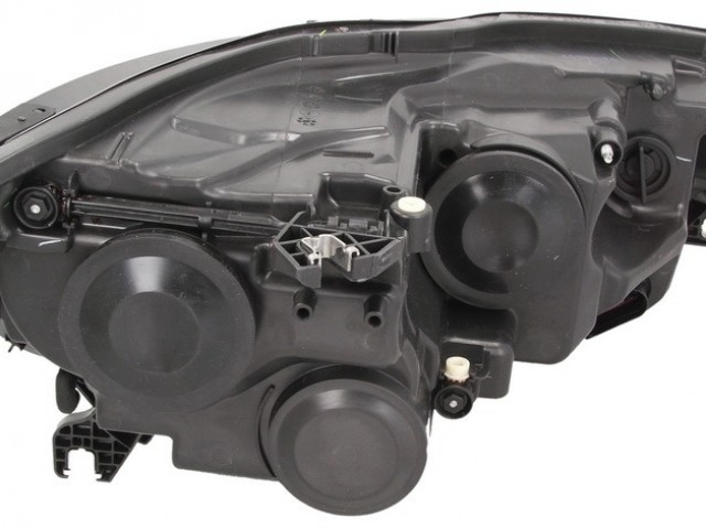 Audi A6 C7 2011.04.01-2014.09.30 utángyártott új bal első fényszóró H7/H15 (motorral) DEPO