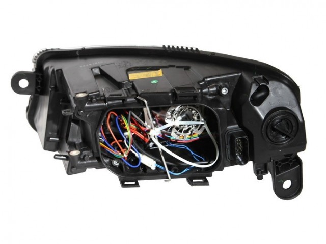 Audi A6 (C6/4F) 2004.05.01-2008.09.30 utángyártott új jobb első fényszóró Bi-xenon elektronika és izzó nélkül DEPO