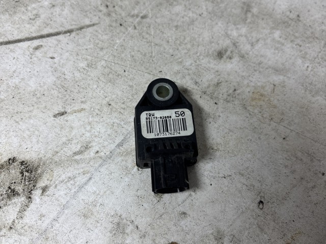 Toyota Auris 2012-2019 E18 2012-2019 Ütközés szenzor használt 