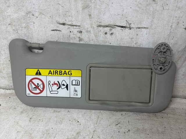 Toyota Auris 2012-2019 E18 2012-2019 Napellenző használt  szürke tükrös jobb