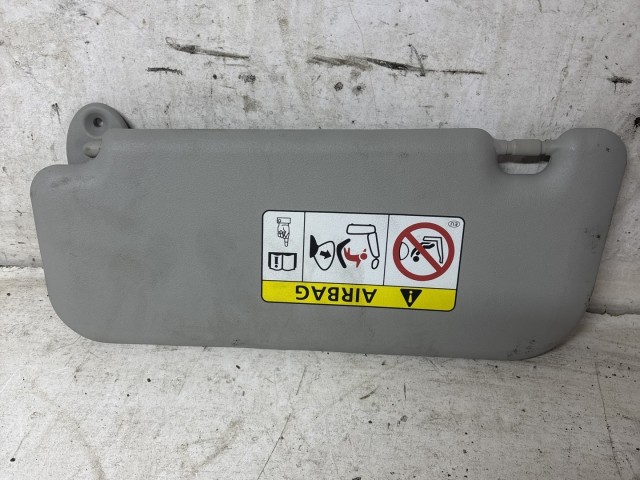 Toyota Auris 2012-2019 E18 2012-2019 Napellenző használt  szürke tükrös jobb
