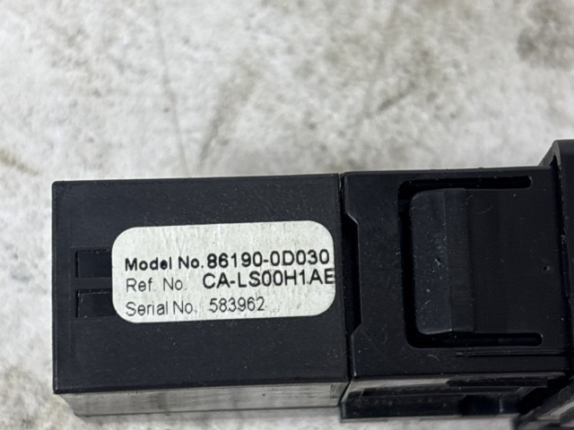 Toyota Auris 2012-2019 E18 2012-2019 Usb csatlakozó használt 