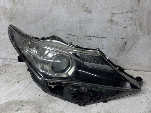 212794 Toyota Auris 2012-2019 E18 2012-2019 Lámpa , Fényszóró használt  sima jobb első a képen látható sérüléssel