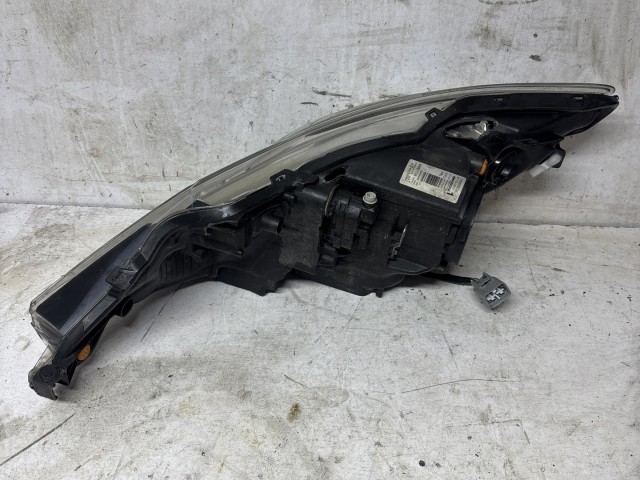 212794 Toyota Auris 2012-2019 E18 2012-2019 Lámpa , Fényszóró használt  sima jobb első a képen látható sérüléssel