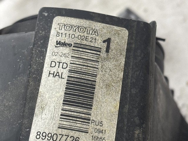 212794 Toyota Auris 2012-2019 E18 2012-2019 Lámpa , Fényszóró használt  sima jobb első a képen látható sérüléssel