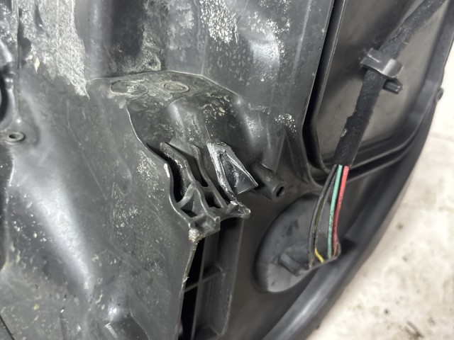 212794 Toyota Auris 2012-2019 E18 2012-2019 Lámpa , Fényszóró használt  sima jobb első a képen látható sérüléssel
