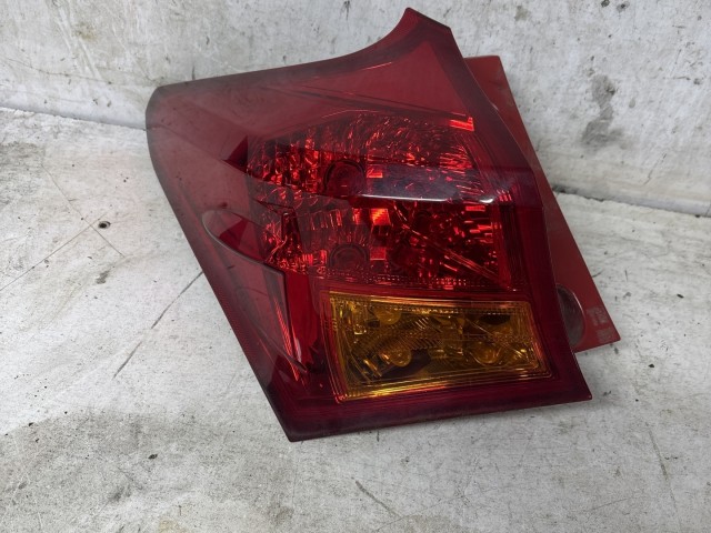 212793 Toyota Auris 2012-2019 E18 2012-2019 Lámpa , Fényszóró használt  bal hátsó