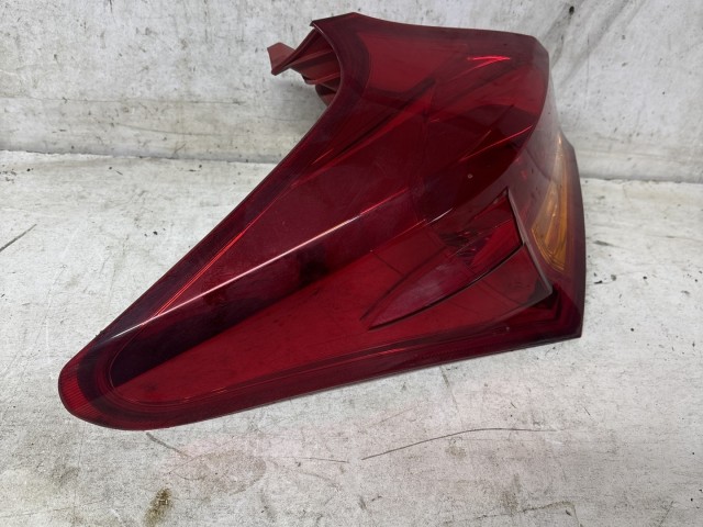 212793 Toyota Auris 2012-2019 E18 2012-2019 Lámpa , Fényszóró használt  bal hátsó