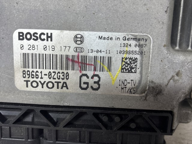 Toyota Auris 2012-2019 E18 2012-2019 Motorvezérlő használt    0281019177