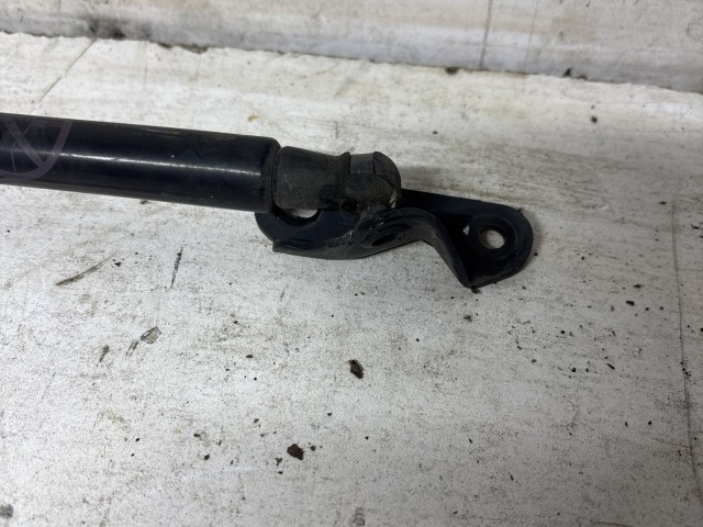 Toyota Auris 2012-2019 E18 2012-2019 Csomagtérajtó teleszkóp használt bal