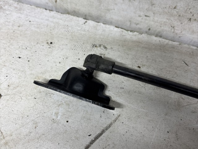  Toyota Auris 2012-2019 E18 2012-2019 Csomagtérajtó teleszkóp használt bal