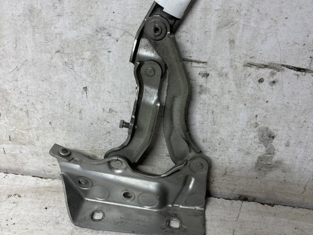 Mercedes Benz B-Class W245 2005-2011 Motorháztető zsanér használt  jobb