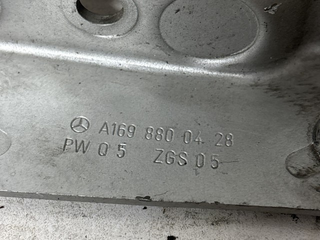 Mercedes Benz B-Class W245 2005-2011 Motorháztető zsanér használt  jobb