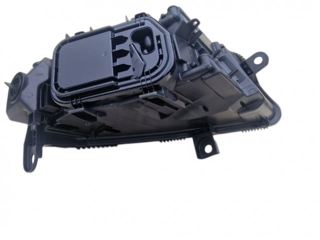 Audi A6 (C6/4F) 2004.05.01-2008.09.30 utángyártott új bal első fényszóró H1/H7 (motoros) TYC