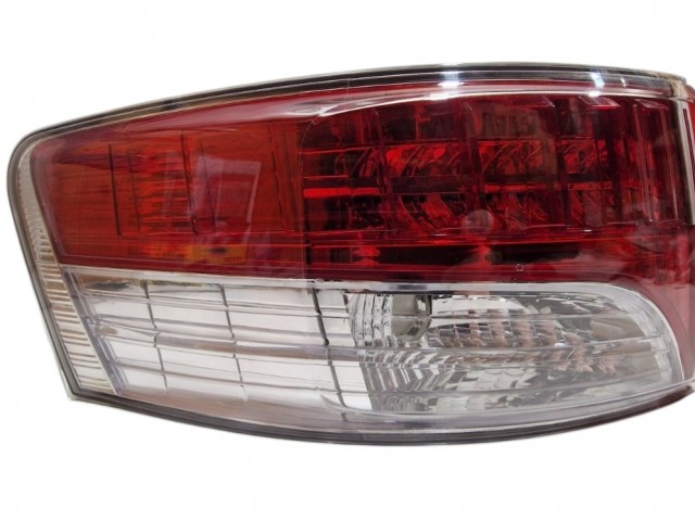 Toyota Avensis  2008-2011 utángyártott új bal hátsó külső lámpa LED-es (Sedan)  DEPO