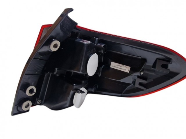 Suzuki Vitara 2018-2024 utángyártott új bal hátsó külső lámpa LED