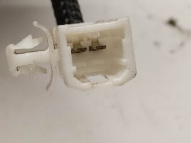 214150 Alfa Romeo Giulietta 2010-2016 hátsó nyomógombos embléma, a képen látható állapotban