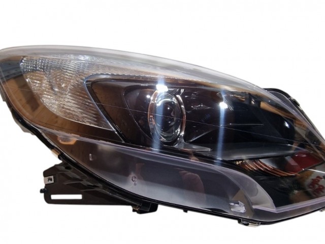Opel Zafira C utángyártott új jobb első fényszóró HIR2 fekete keret (motorral) DEPO