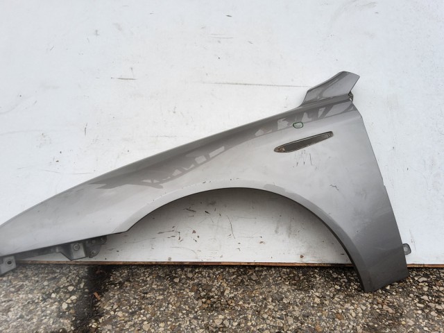 214202 Alfa Romeo 159 2005-2011 bal első sárvédő, a képen látható sérüléssel