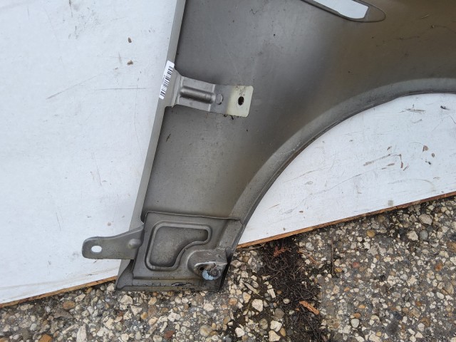 214202 Alfa Romeo 159 2005-2011 bal első sárvédő, a képen látható sérüléssel