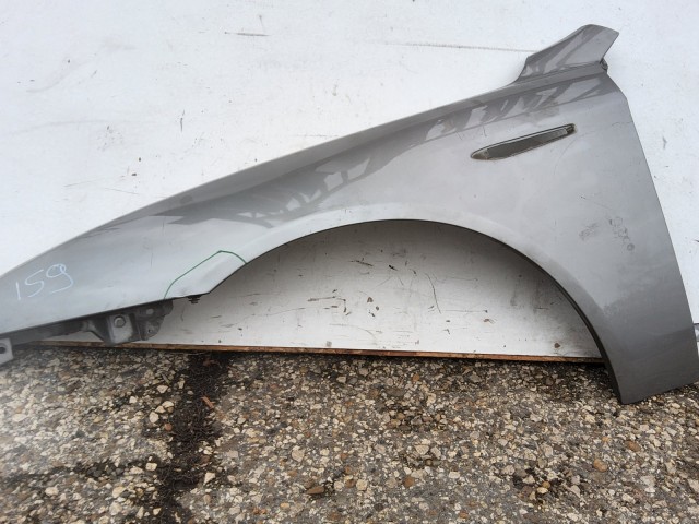 214203 Alfa Romeo 159 2005-2011 bal első sárvédő, a képen látható sérüléssel