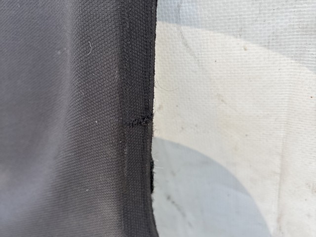 212817 Alfa Romeo 147 2000-2010 fekete színű kalaptartó, a képen látható állapotban 