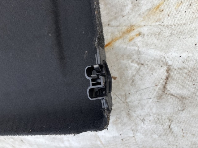 212811 Toyota Auris E18 2012-2019 kalaptartó