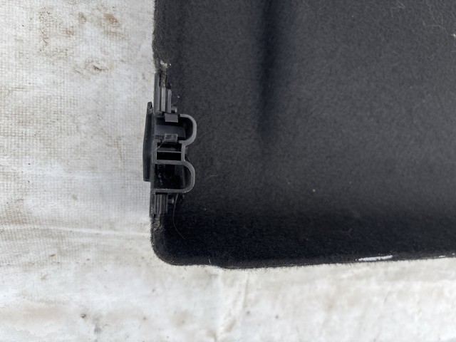 212811 Toyota Auris E18 2012-2019 kalaptartó
